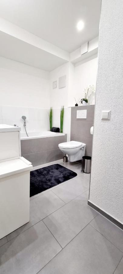 New Modern Selfcheckin Publicfreeparking Highspeed Wifi Kingsizebed Appartement Baden-Baden Buitenkant foto