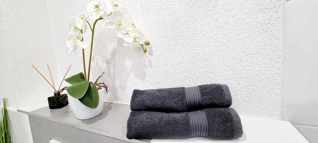 New Modern Selfcheckin Publicfreeparking Highspeed Wifi Kingsizebed Appartement Baden-Baden Buitenkant foto